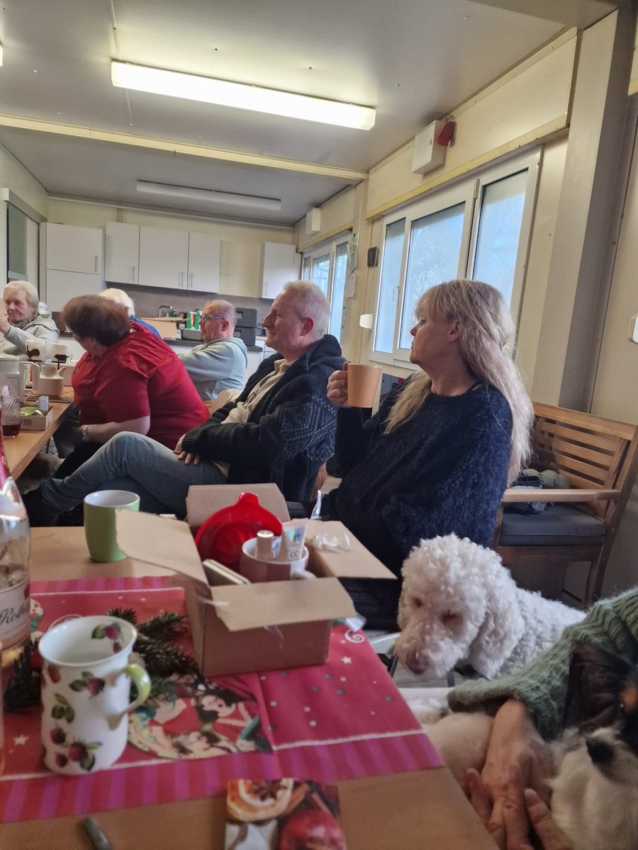 Kaffeetrinken im Vereinshaus